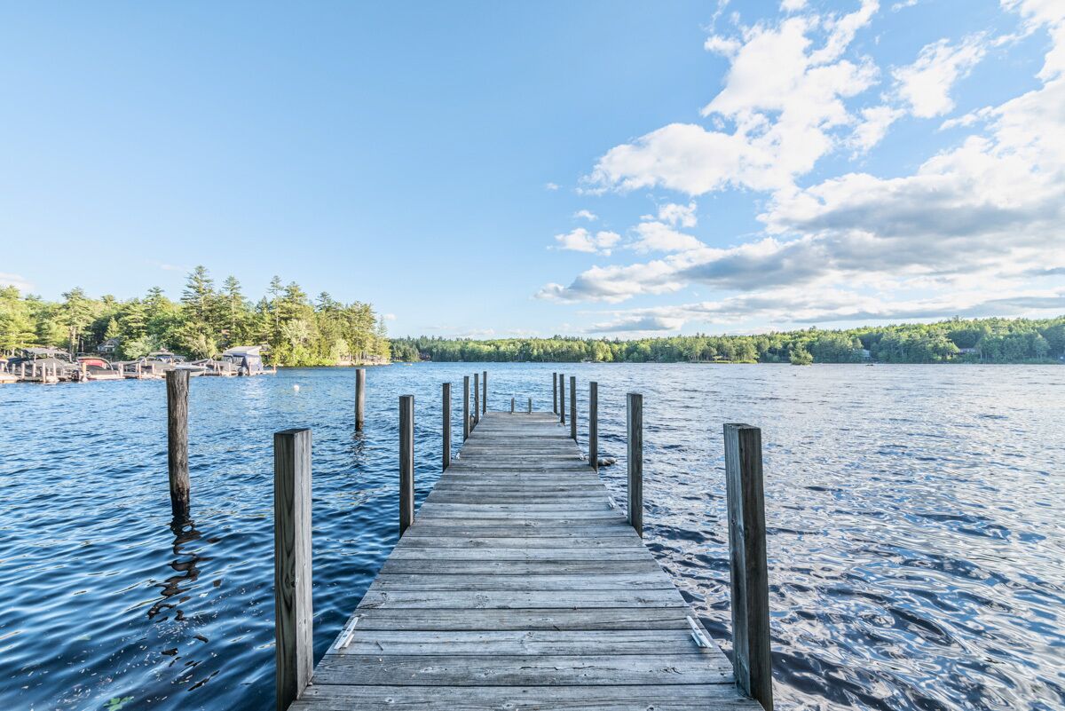 Relaxing, Pet-friendly, Waterfront home on Lake Winnipesaukee with dock and WiFi