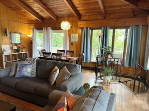 TV, fireplace - Bedrooms 4, Bathrooms 2, Sleeps 10 (Front Royal)