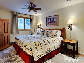 2 bedrooms, iron/ironing board, travel crib, internet - 🌲Timberline A3F Deluxe 1-Bedroom + Loft ~Hot Tub~Pool~WiFi~Ski-in/out~Local Shuttle🌲 (Snowmass Village)