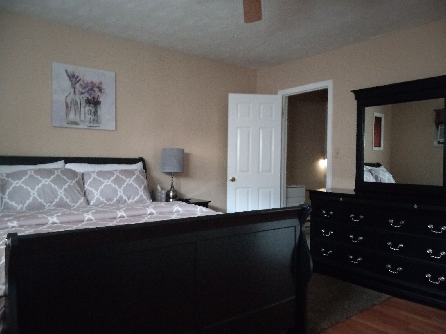 3 chambres, fer et planche à repasser, Wi-Fi gratuit, draps fournis