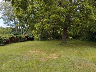 A BEAUTIFUL 3 BEDROOM BUNGALOW WITH ALL MODERN AMENITIES CLOSE TO A PARK!!