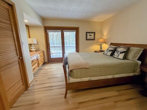 4 bedrooms, free WiFi, bed sheets