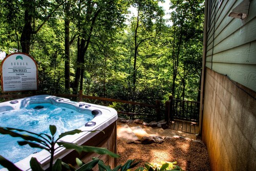 MonTreat Yourself | Luxurious Mountain Escape with Hot Tub and Game Room