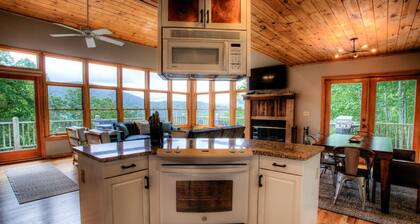 MonTreat Yourself | Luxurious Mountain Escape with Hot Tub and Game Room