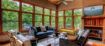 MonTreat Yourself | Luxurious Mountain Escape with Hot Tub and Game Room