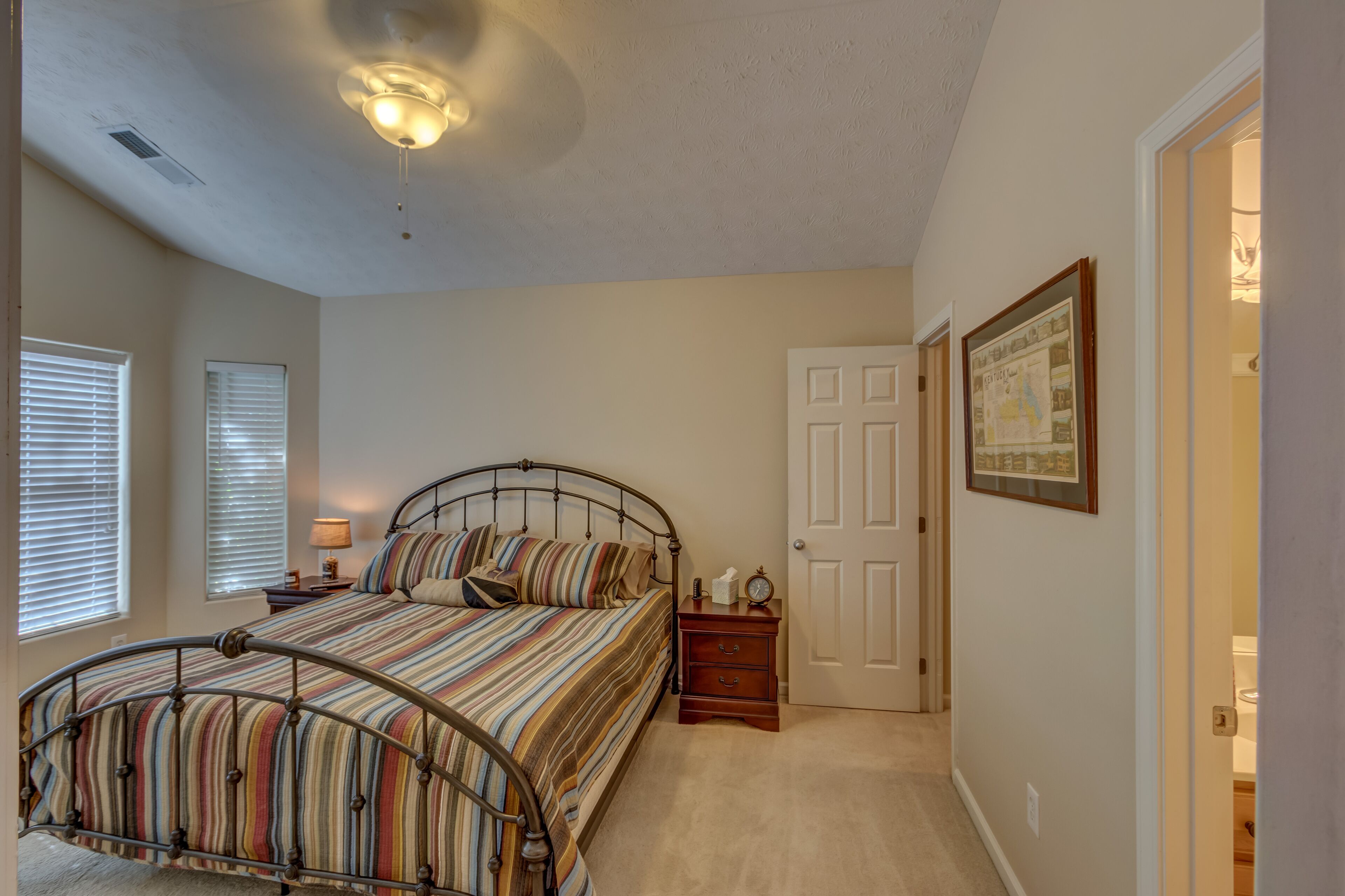 Southern Comfort on a Quiet Cul de Sac with Free Wifi