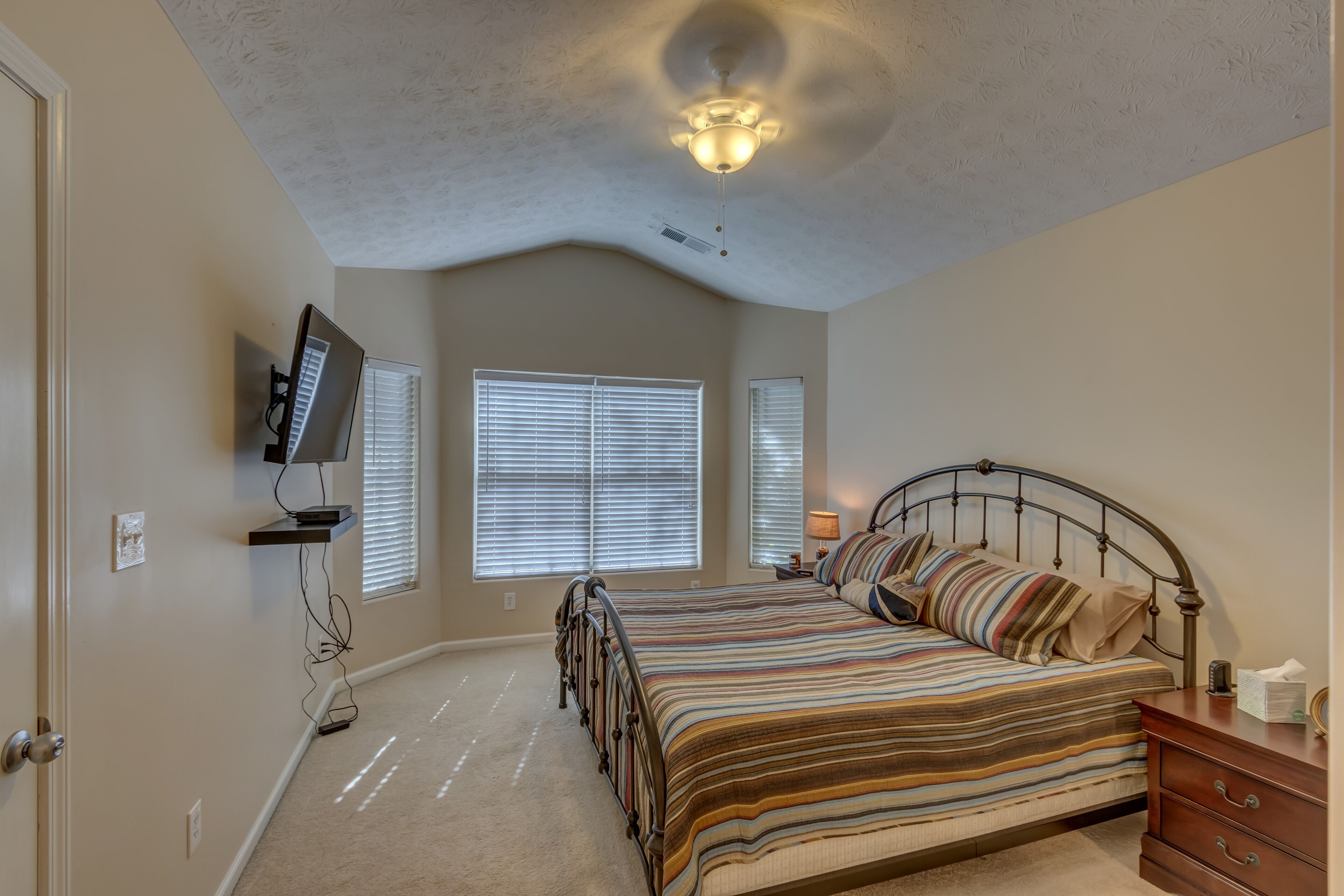 Southern Comfort on a Quiet Cul de Sac with Free Wifi