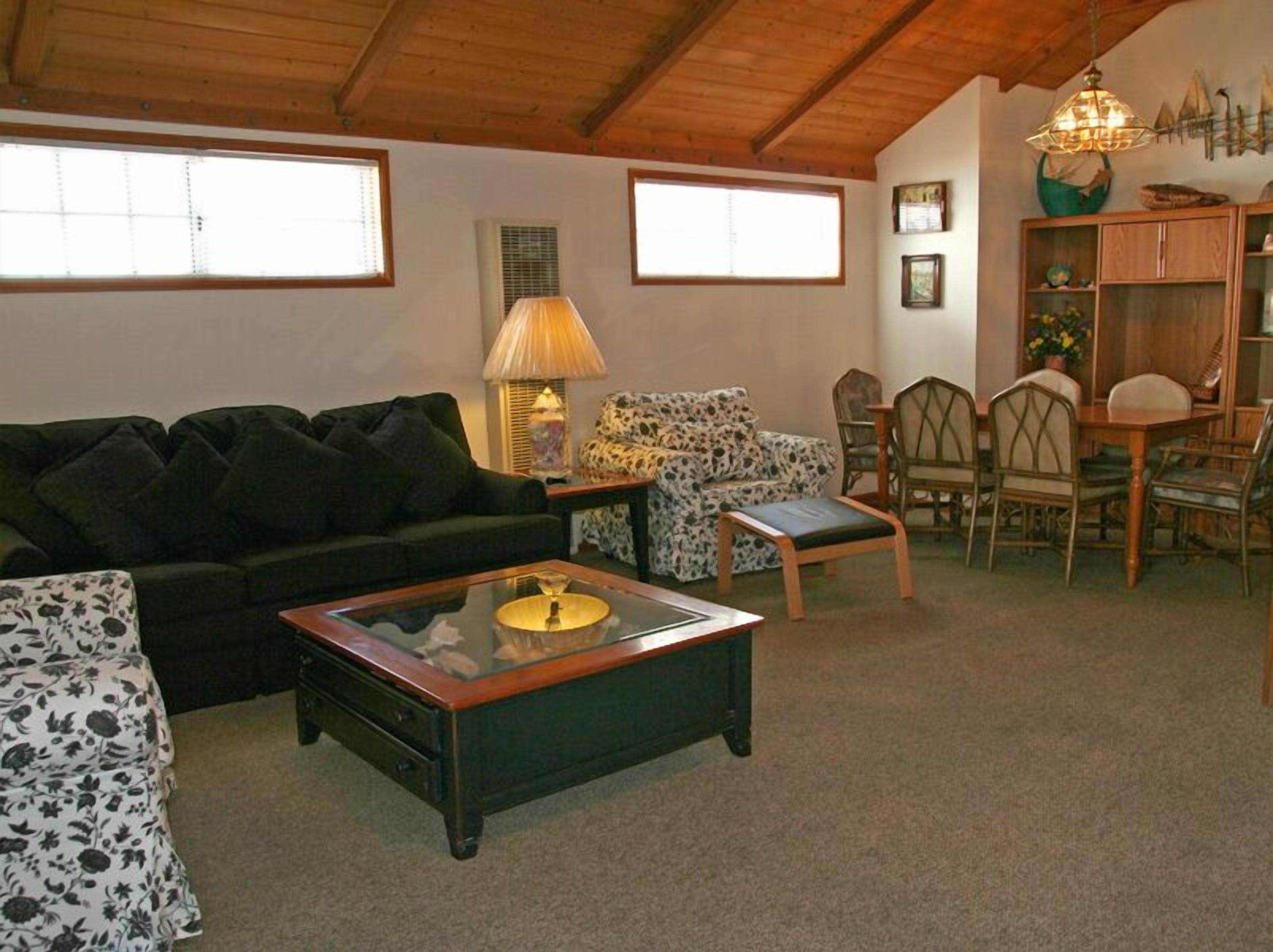 242CL: Budget-friendly Catalina Cottage + Vaulted Ceilings + Front Porch