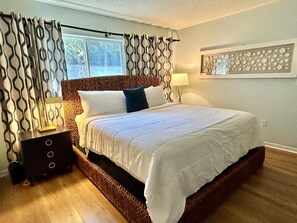 2 bedrooms, iron/ironing board, Internet, bed sheets - Bayside Condos 10 Direct Bayside View (Clearwater Beach)