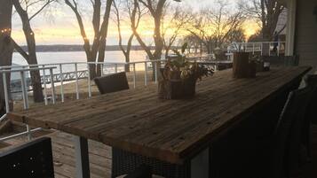 屋外ダイニングエリア