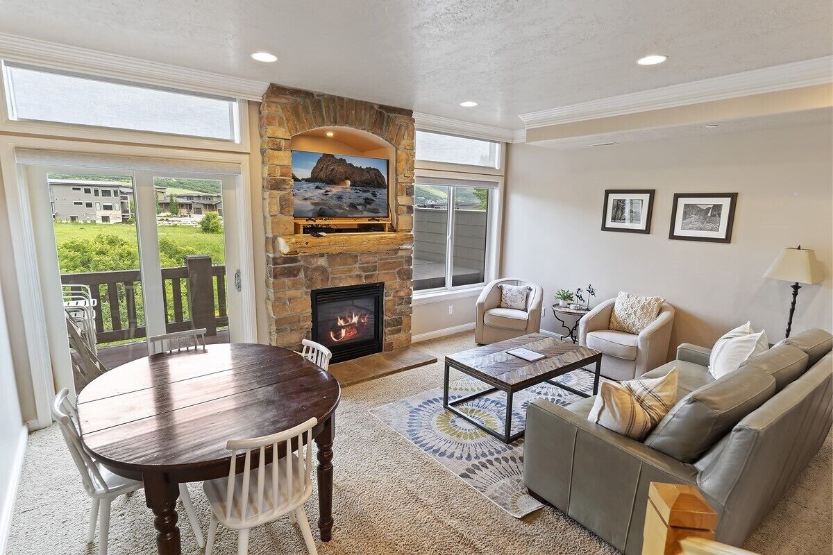 Beautiful Huntsville Vacation Rental 10 Mins from Snowbasin LS40