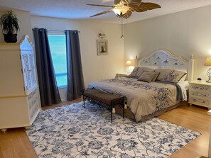 2 bedrooms, iron/ironing board, internet, bed sheets