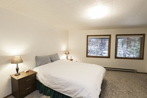 5 Schlafzimmer, Bügeleisen/Bügelbrett, WLAN, Bettwäsche