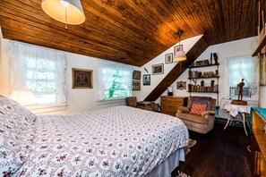 4 habitaciones, tabla de planchar con plancha, wifi y ropa de cama 