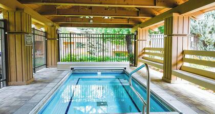 Mukava Elkhornin huoneisto pois golfkentältä, takka ja dollari Mt. Luettu