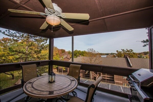 Outdoor dining - Knolls 1111 - Stay Close to the Pools! (Osage Beach)