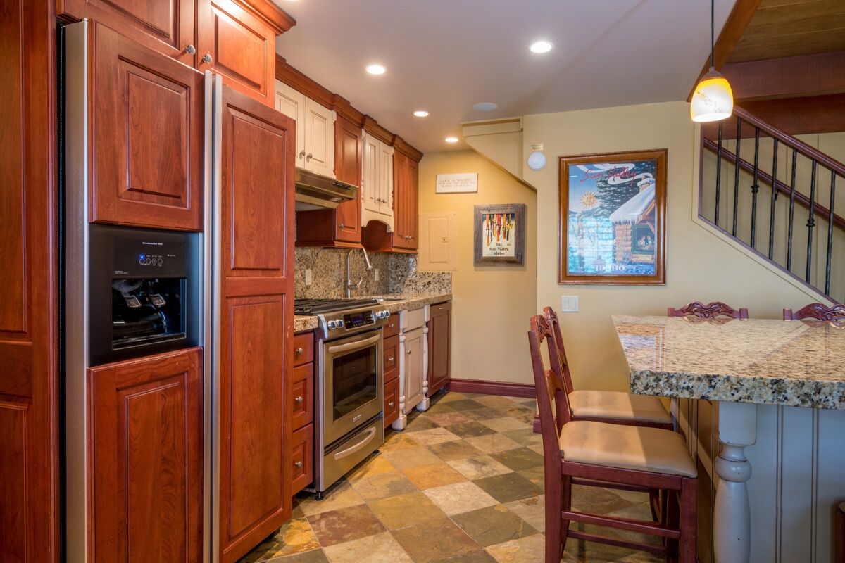 Fall Season Availability! Charming Sun Valley Condo with WIFI and Mountain Views