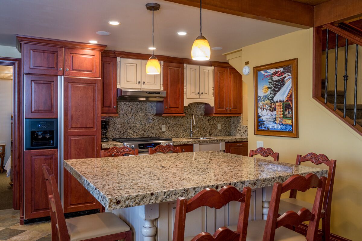 Fall Season Availability! Charming Sun Valley Condo with WIFI and Mountain Views
