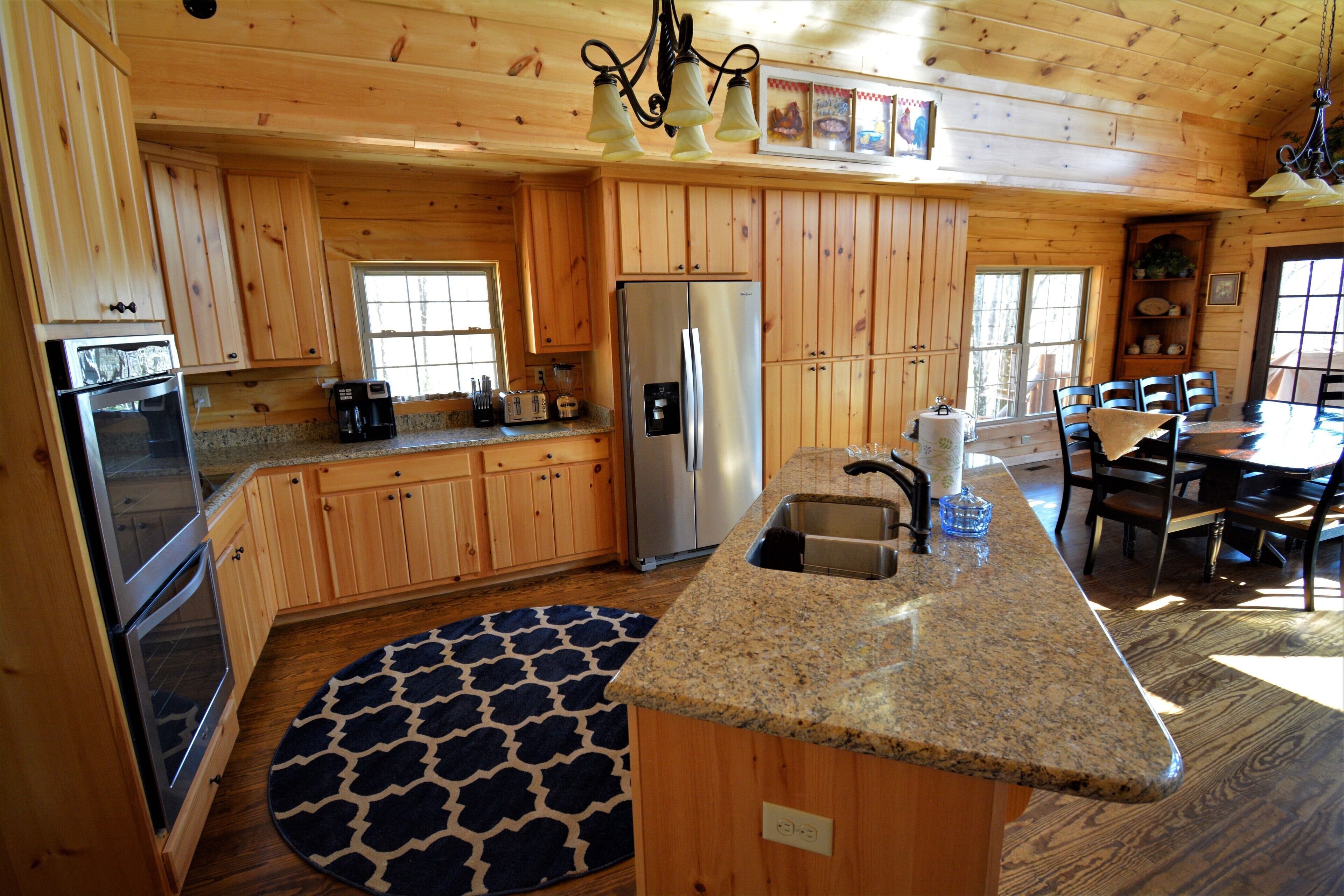 Stunning Log Home  sleeps 11