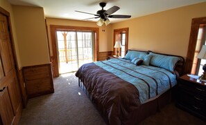 6 bedrooms, iron/ironing board, travel cot, free WiFi - Stunning Log Home, 6 bedrooms, 5.5 baths, sleeps 11 on 10 secluded acres (Saluda)