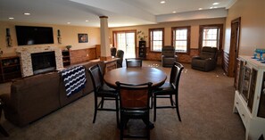 Dining - Stunning Log Home, 6 bedrooms, 5.5 baths, sleeps 11 on 10 secluded acres (Saluda)