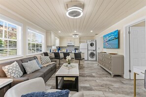 Unclassified image, 3 of 58, button