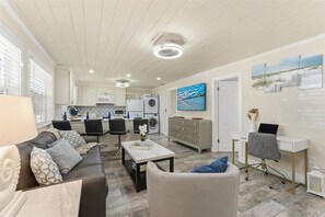 Unclassified image, 5 of 58, button