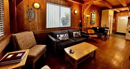 Waterfront Timber-Frame Cottage!