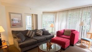 House - Woodrun Lodge - True Ski In/Ski Out, Pool, Hot Tub, Perfect for Families (Whistler)