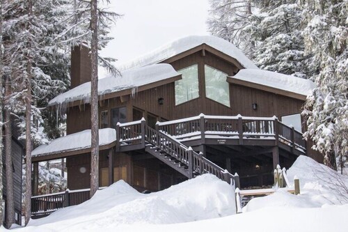 Cozy Mountainside Duplex