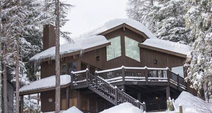 Cozy Mountainside Duplex