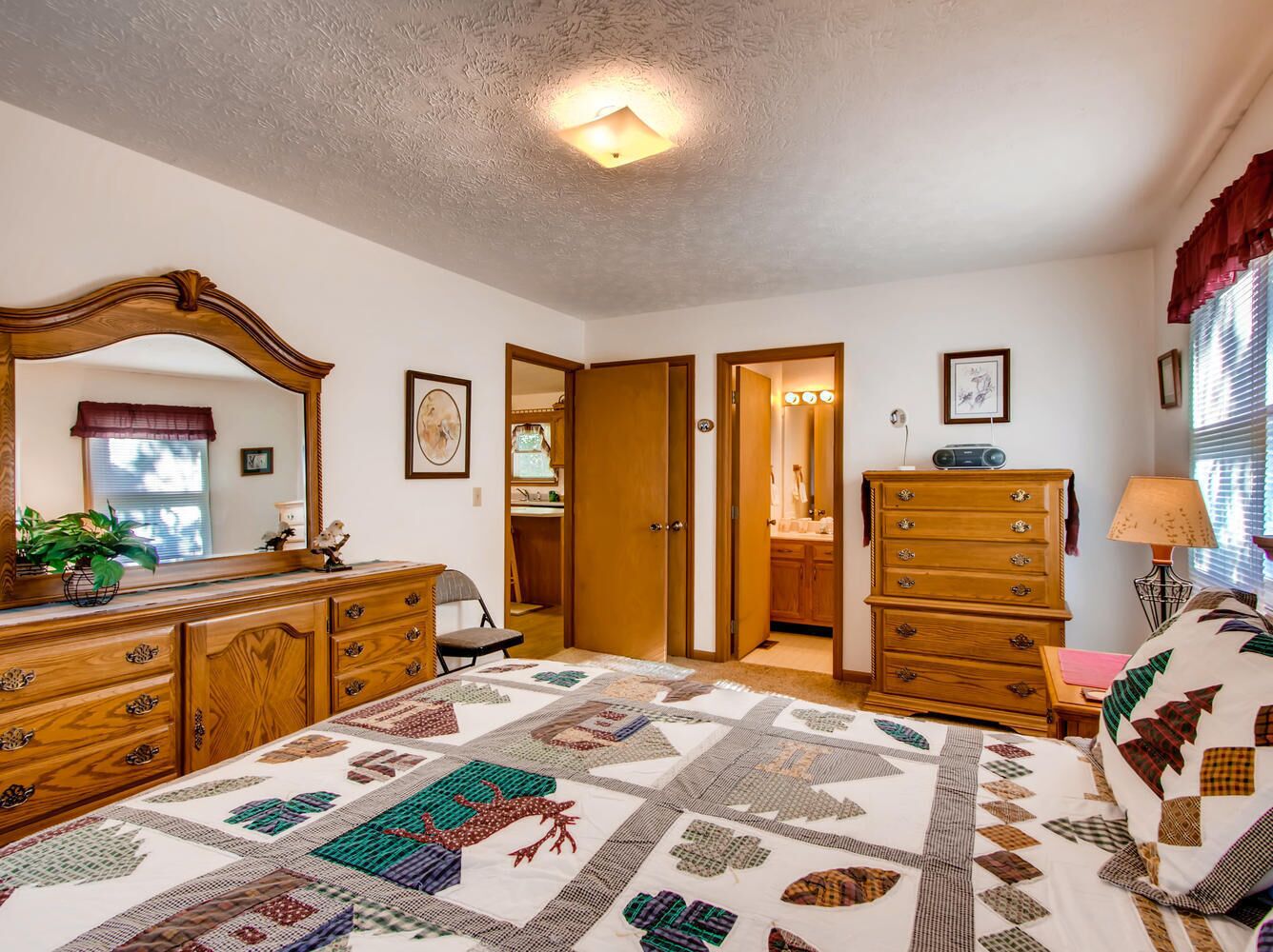 Great Escapes cabin gives all the comforts of home and is pet friendly,