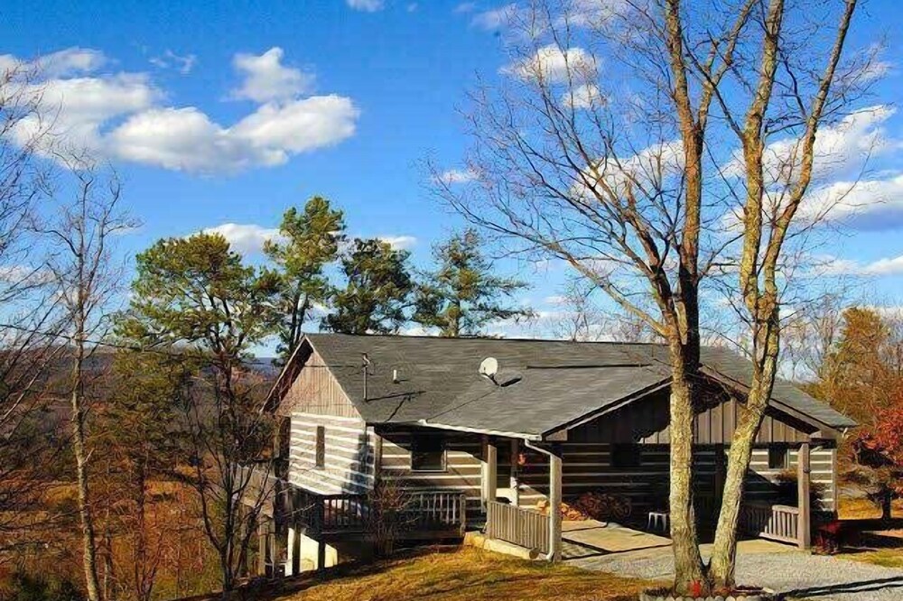 Great Escapes cabin gives all the comforts of home and is pet friendly,