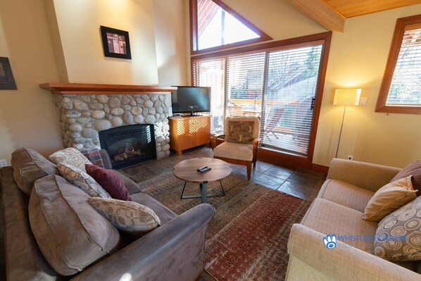 TV, fireplace - Montebello - Large Luxury Whistler Townhome, Private Hot Tub & Garage, BBQ (Whistler)