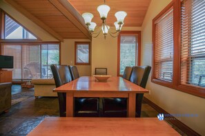 Dining - Montebello - Large Luxury Whistler Townhome, Private Hot Tub & Garage, BBQ (Whistler)