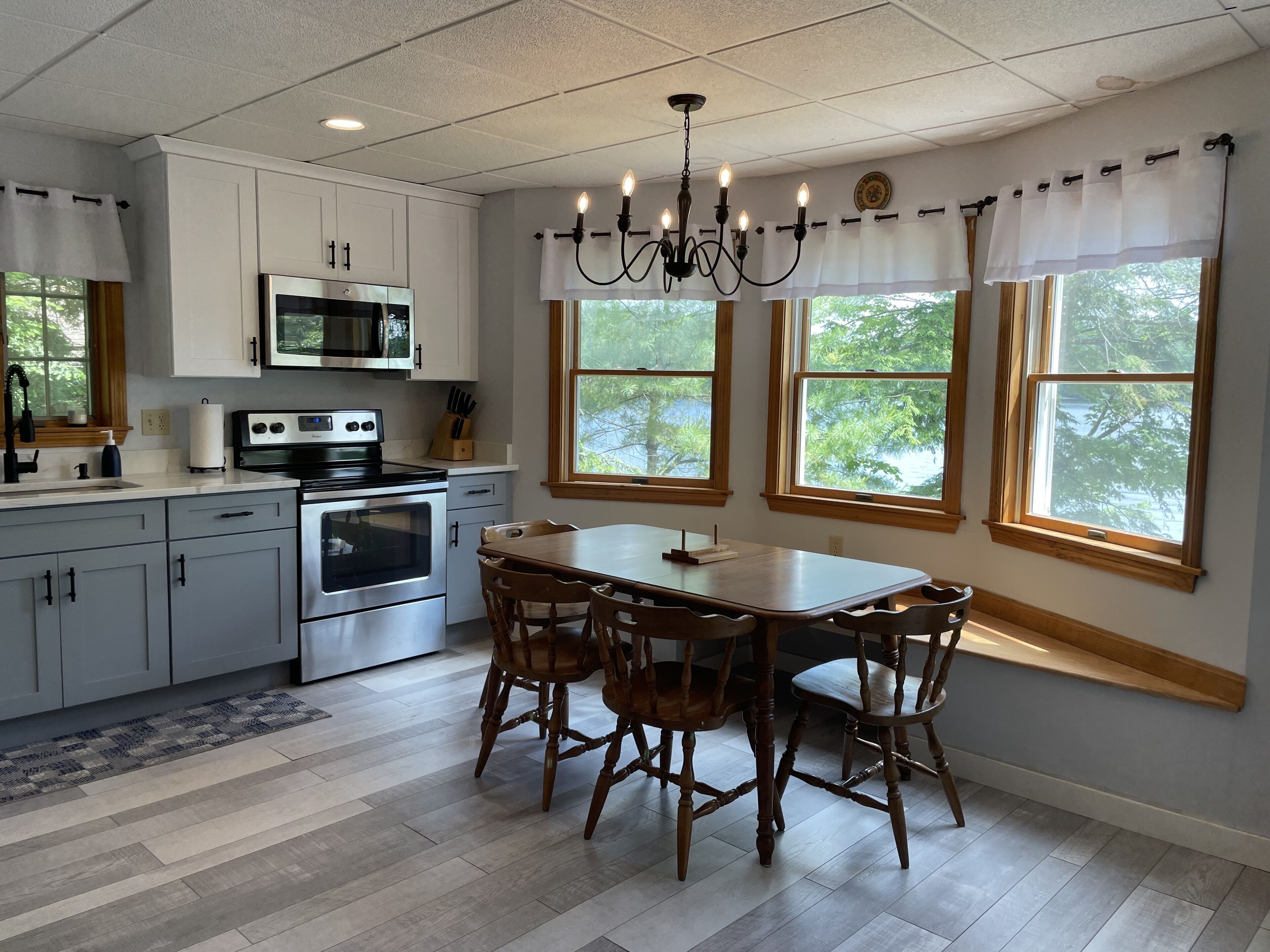  SUNAPEE REGION - LAKEFRONT/SKI VACATION HOME RENTAL 