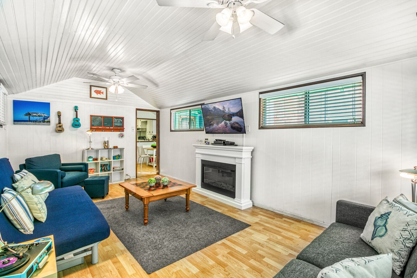 322S: Charming, Cozy Beach Cottage, Front Porch, 2 Blocks to Beach, WIFI - 322 S