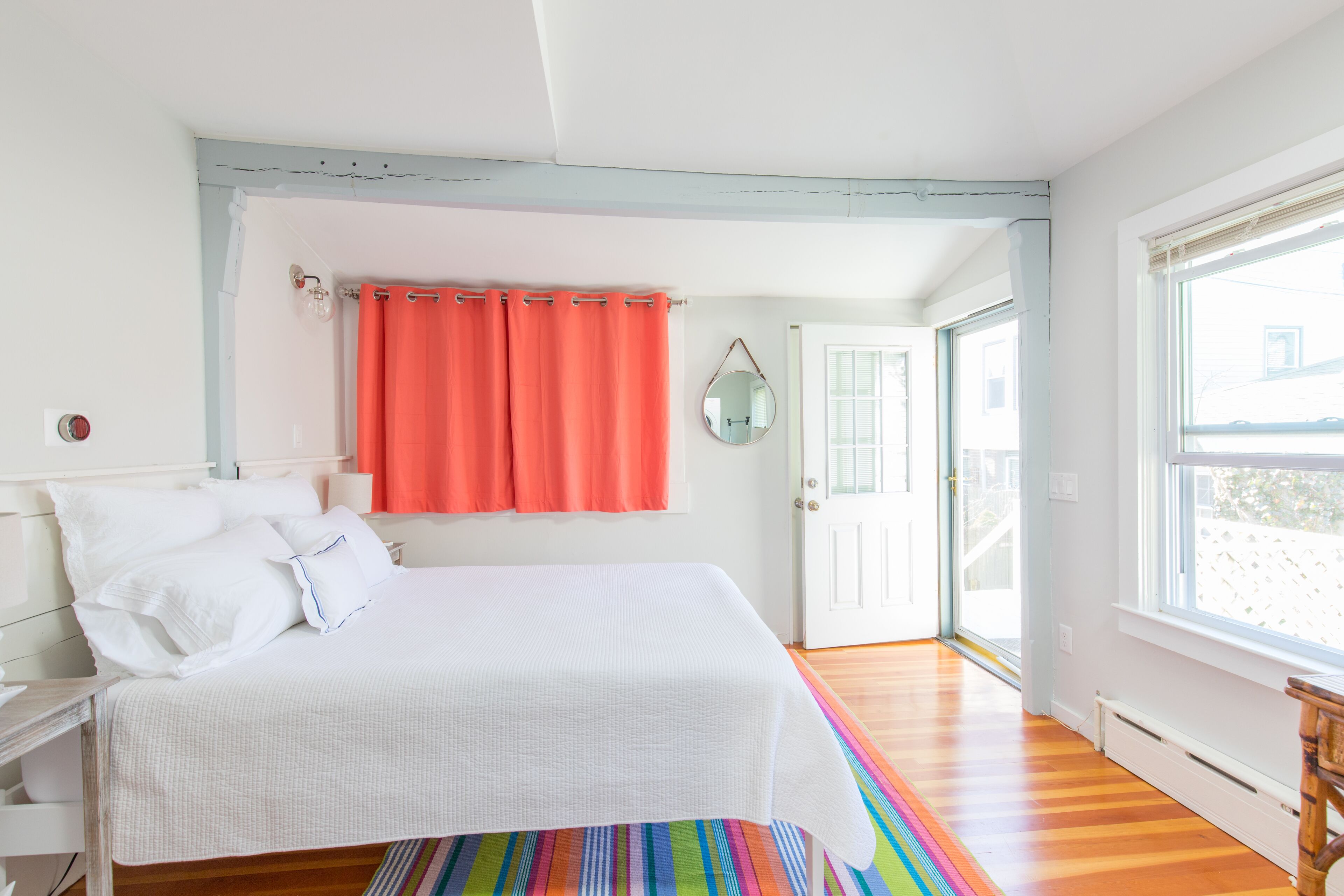 Downtown Newport-Beautiful Home w/ 2 Parking Spots