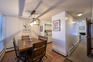 Dining - Warm Park City 2BR+Loft-Sleeps 7-Gas Fireplace-Walk to Park City Resort (Park City)