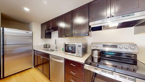 Fridge, microwave, oven, stovetop