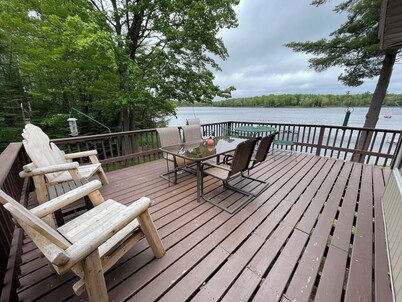 Spectacular Fall Color View! Dock,Swimming, great Fishing, boat, canoe, kayaks!