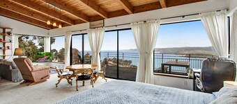 S. F. Merinäköala Pedro Pt., Pacifica Penthouse