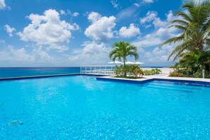 Utomhuspool