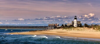 Chatham Beach Chic 5 Star 5 Min Walk to Beach-Newly Renovated Private Retreat AC