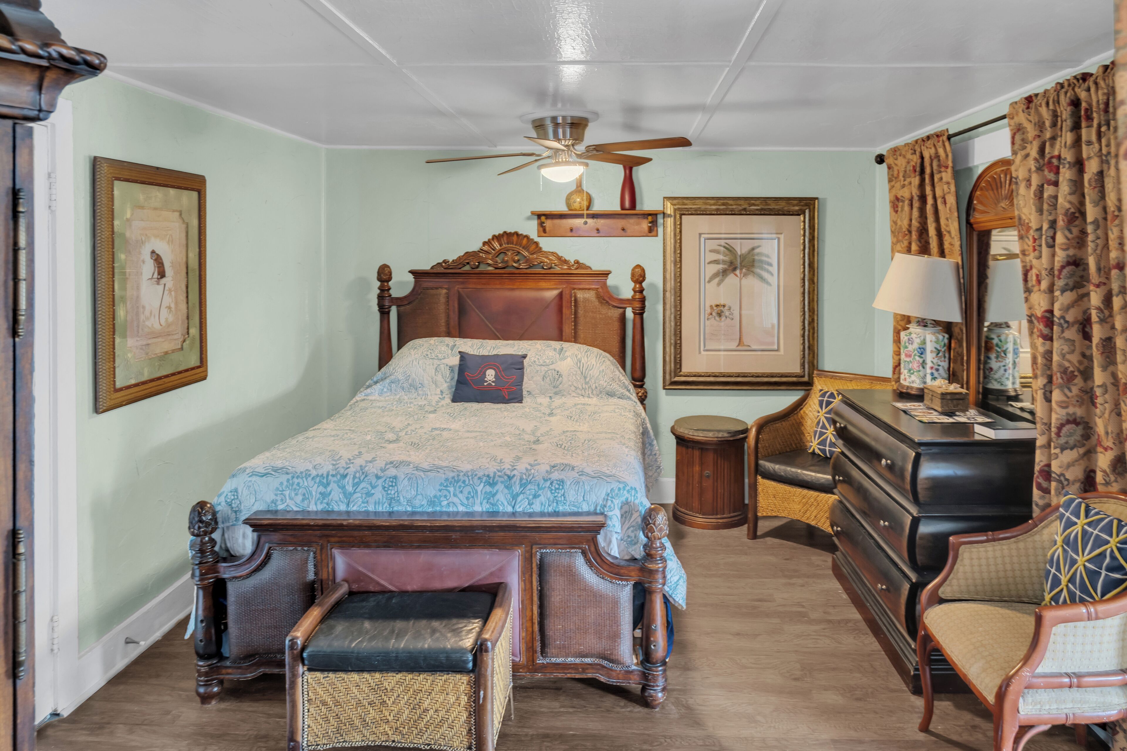 3 chambres, fer et planche à repasser, lit parapluie, Wi-Fi gratuit