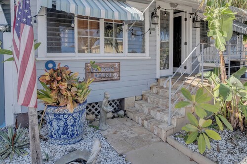 Family Beach House 150 Schritte vom Sand w / privates Deck. Haustierfreundlich!