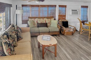 Smart-tv, een dvd-speler en een stereo