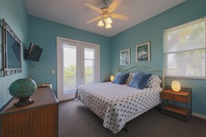 4 makuuhuonetta, silitysrauta/-lauta, ilmainen Wi-Fi, vuodevaatteet