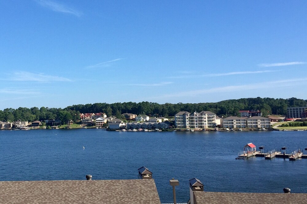 Beautiful Lake Hamilton Condo With Covered Boat Slip On Hwy 7 South