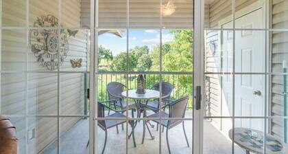 Newly Renovated! Cute and Cozy 2 Bedroom, 2 Bath Condo at Holiday Hills!